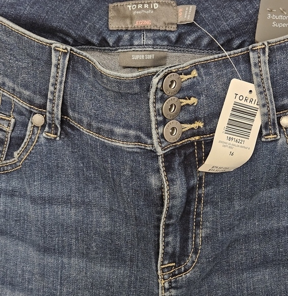 35 NWT TORRID HIGH-RISE DISTRESSED JEGGINGS WOMEN'S PLUS SIZE 16R - Picture 9 of 13